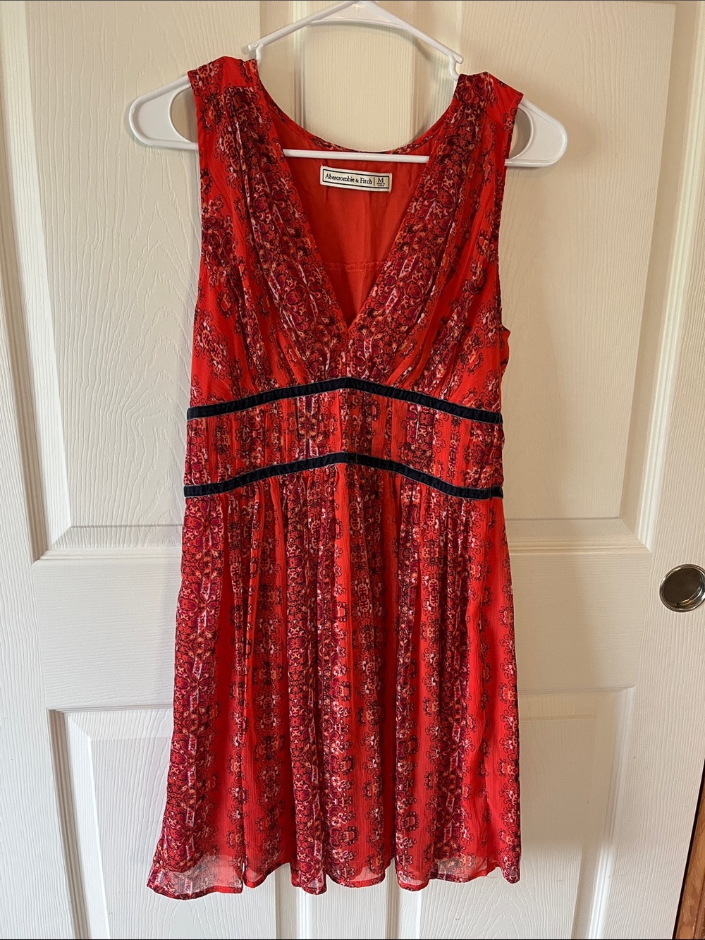 Abercrombie & Fitch Red Paisley V-Neck Midi Dress with Black Waistband